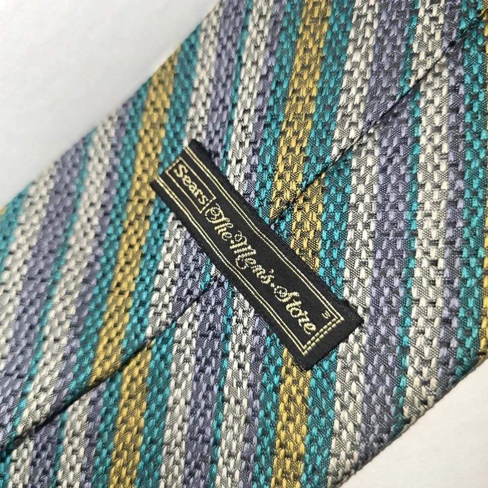 VINTAGE Sears‎ The Men's Store 60% Silk Neck Tie